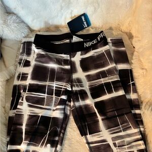 NWT Nike Pro Dri-Fit Leggings, Size Small, Black, Grey & White